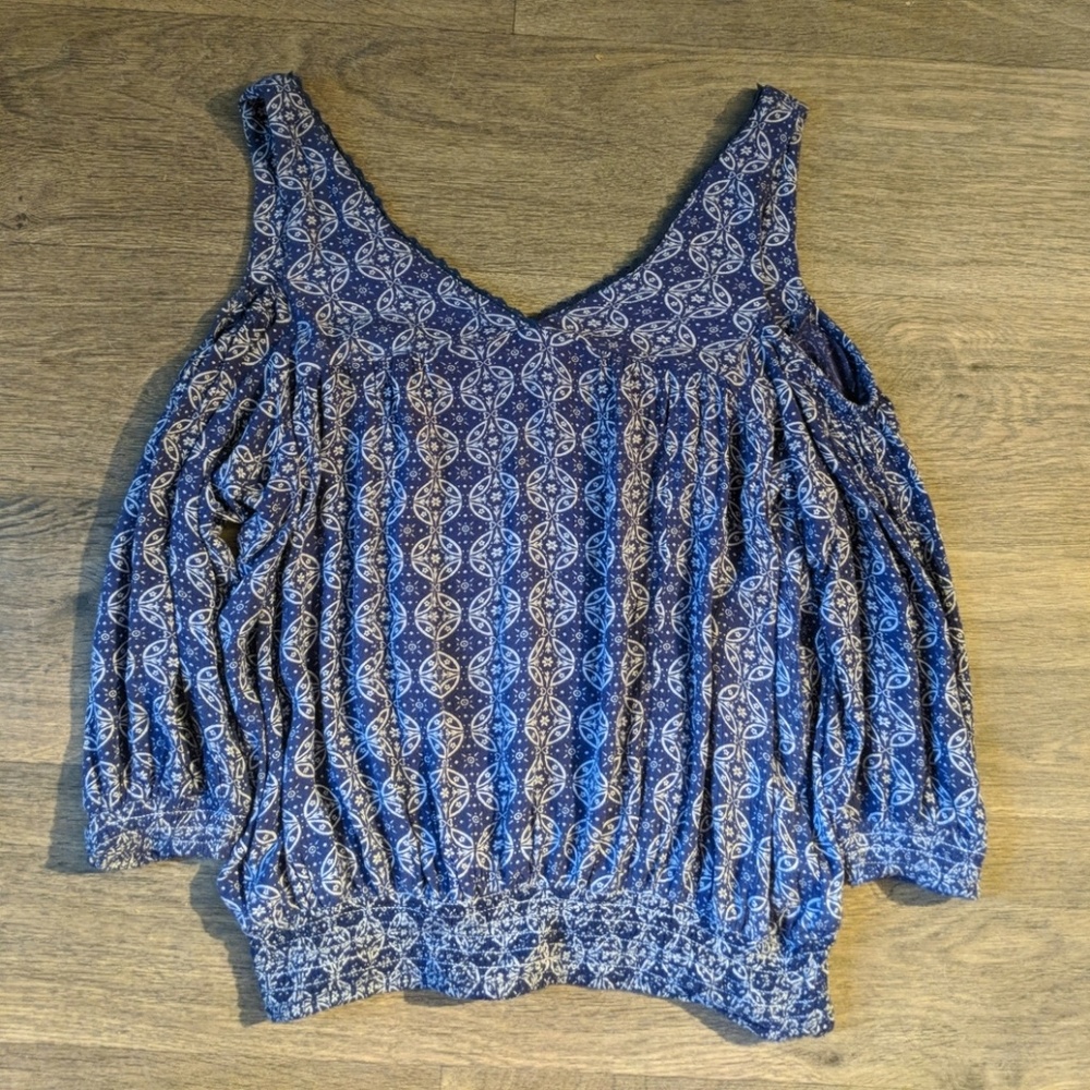 Cold shoulder top